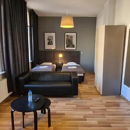 1 Night In - Matejki شقة فندقية بوزنان