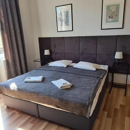 Aparthotel 1 Night In - Matejki Poznań