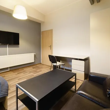 1 Night In - Matejki Aparthotel Poznań