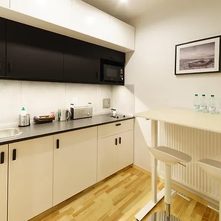 1 Night In - Matejki Aparthotel Poznań