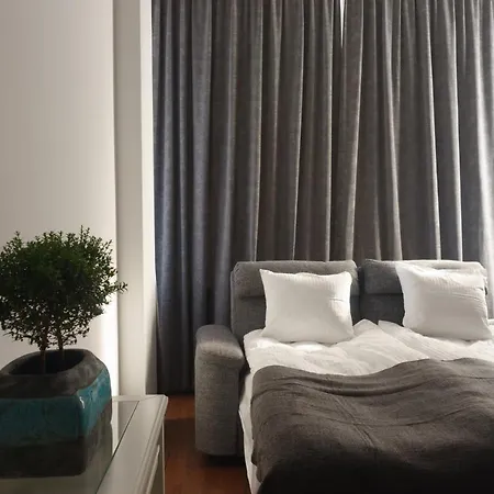 1 Night In - Matejki Aparthotel Poznań