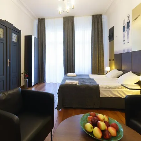 Aparthotel 1 Night In - Matejki Poznań